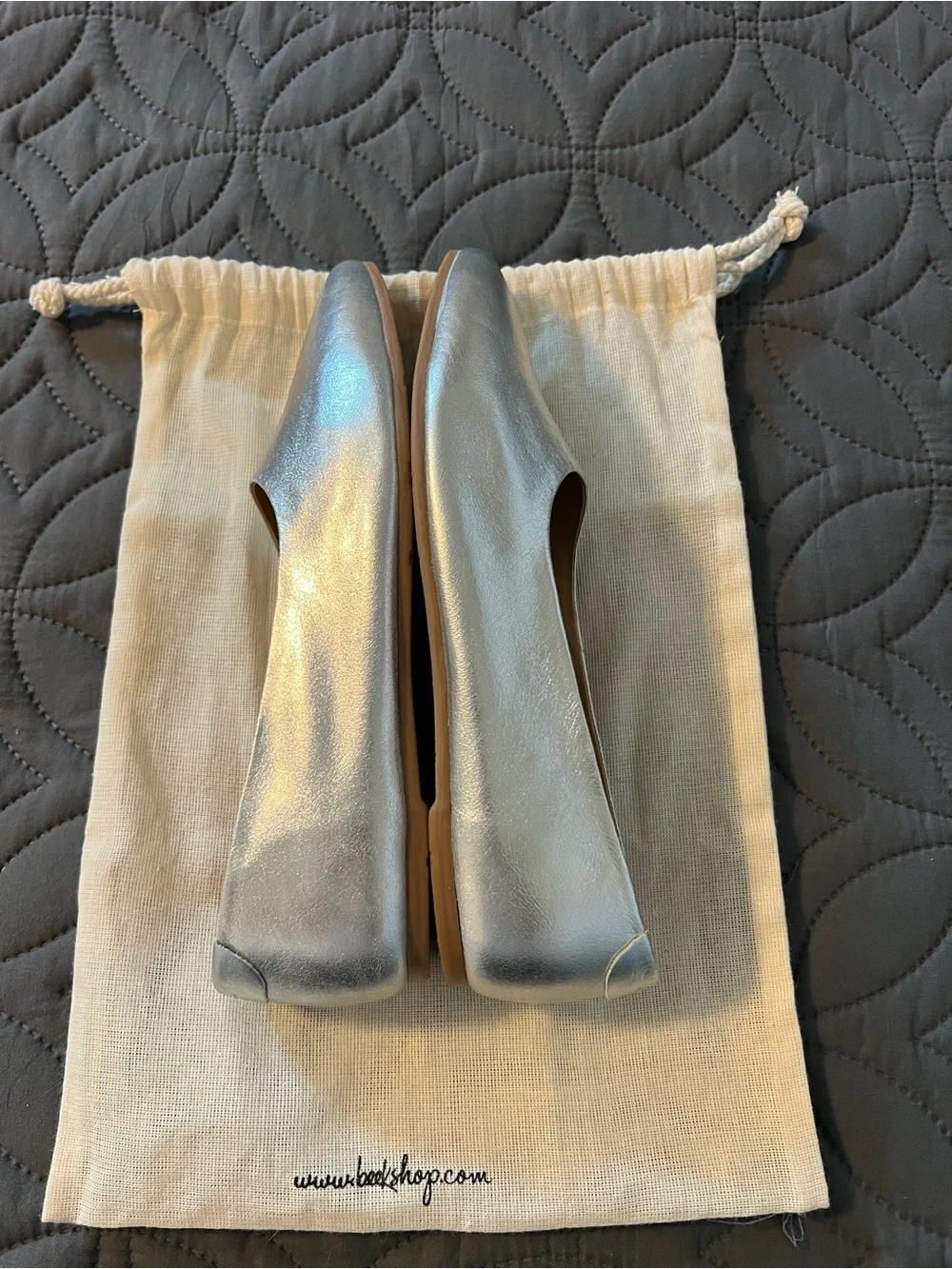Beek: Swoop Leather Ballet Slipper - Silver EUC / Like New! Size 8.5 - Picture 4 of 7